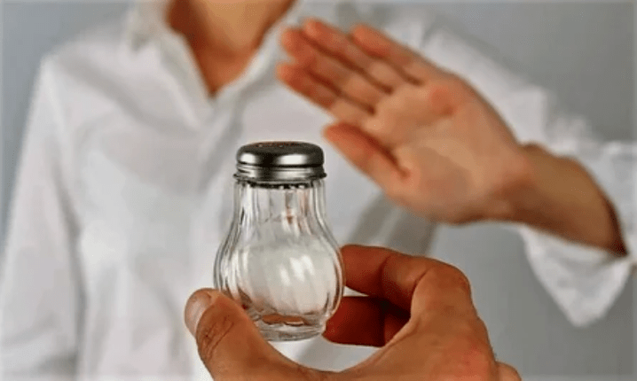 Refusing salt in the weight loss diet